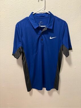 Nike Dri-Fit Blue Polo with Black Side Panels and Accent Trim. Men’s Size Medium